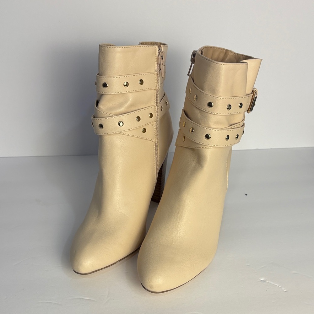 JustFab Kemba Cream Faux Leather Block Heel Wrap Buckle Boot Women's 6.5 - Picture 1 of 8